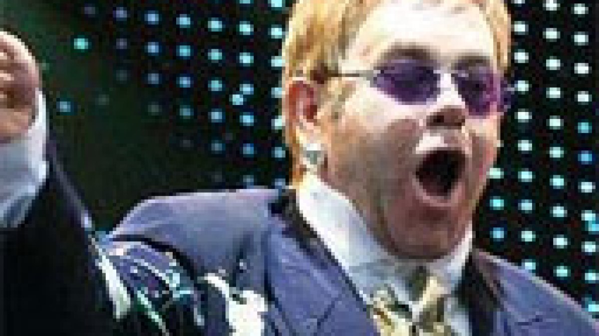 eltonjohn.jpg eltonjohn.jpg