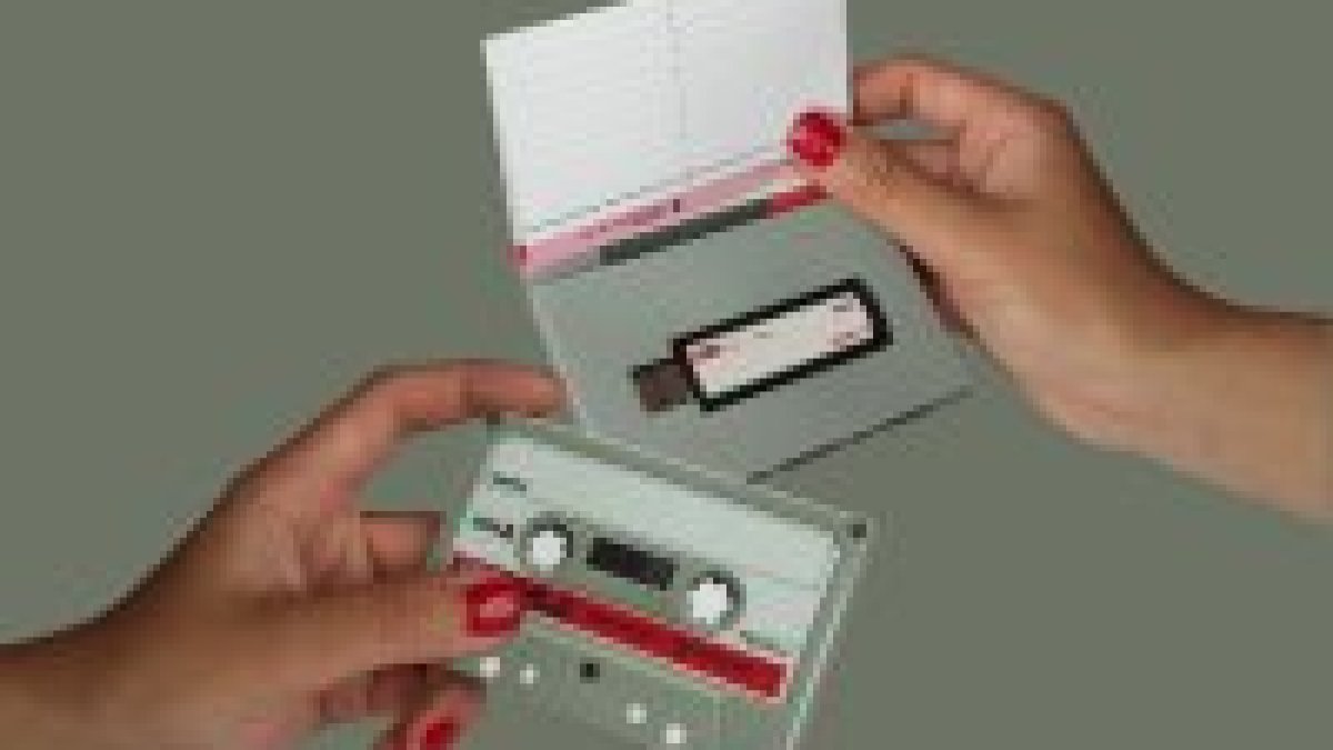 Mix Tape USB(1).jpg Mix Tape USB(1).jpg
