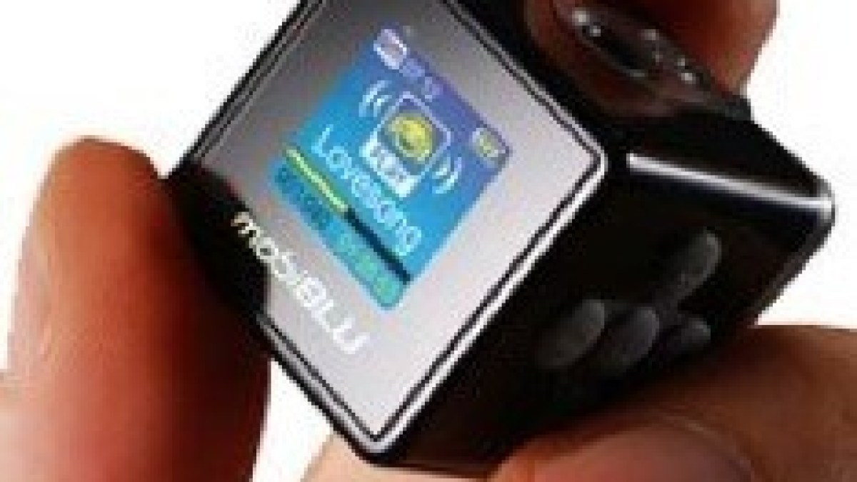 mobilblu cube.jpg mobilblu cube.jpg