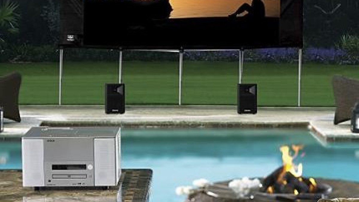 backyard outdoor theater system.jpg backyard outdoor theater system.jpg