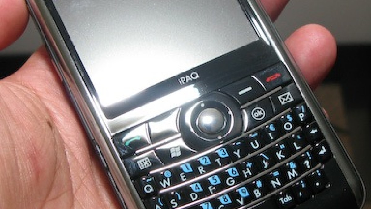 hp-ipaq-914c-live-1.jpg hp-ipaq-914c-live-1.jpg