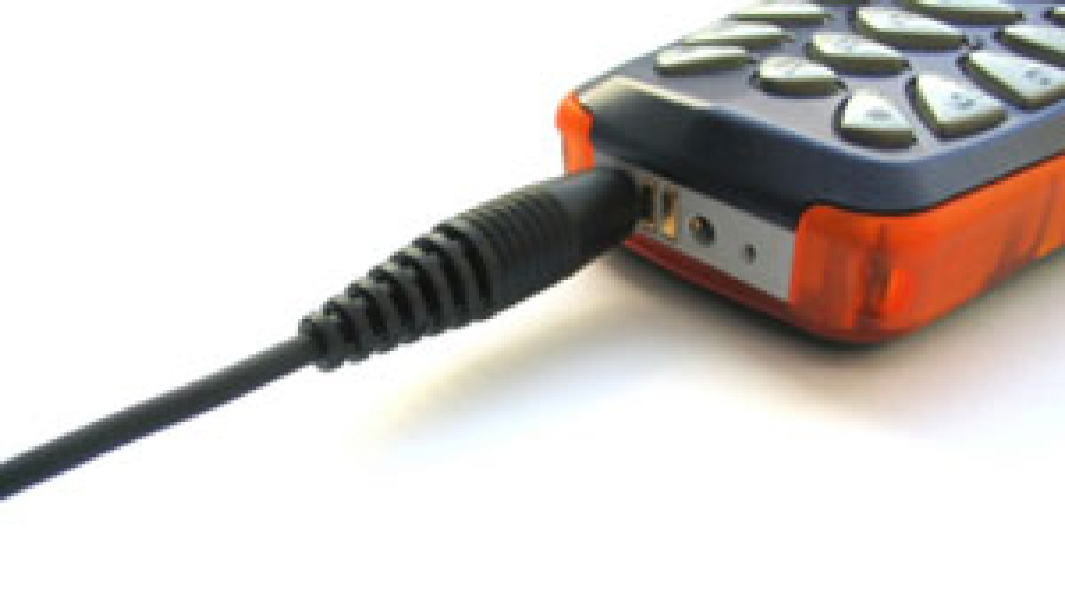 charging-cell-phone.jpg charging-cell-phone.jpg