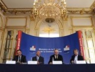 Legende-de-gauche-a-droite-Guillaume-Cerutti-Jacques-Toubon-Frederic-Mitterrand-Patrick-Zelnik-Credit-photo-Didier-Plowy-MCC_illustration_dossier.jpg