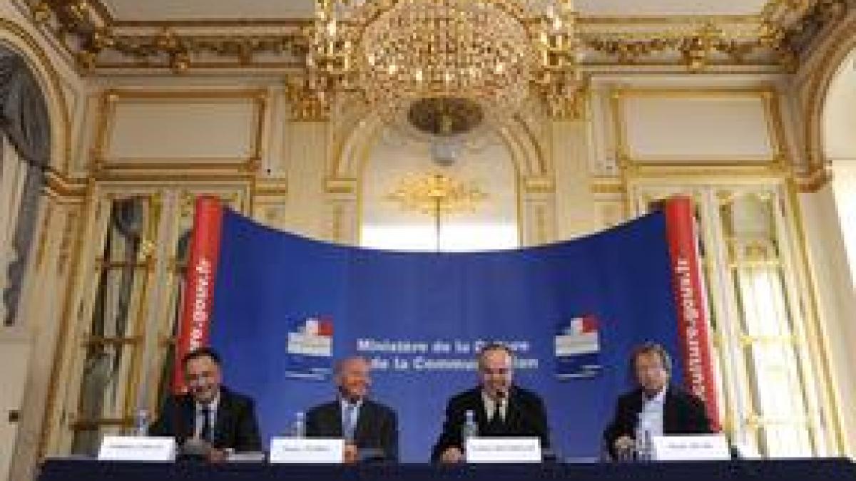 Legende-de-gauche-a-droite-Guillaume-Cerutti-Jacques-Toubon-Frederic-Mitterrand-Patrick-Zelnik-Credit-photo-Didier-Plowy-MCC_illustration_dossier.jpg Legende-de-gauche-a-droite-Guillaume-Cerutti-Jacques-Toubon-Frederic-Mitterrand-Patrick-Zelnik-Credit-photo-Didier-Plowy-MCC_illustration_dossier.jpg