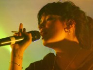 lily_allen_solidays.jpg