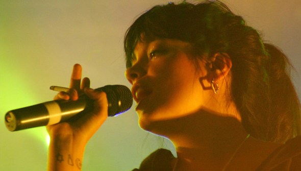 lily_allen_solidays.jpg