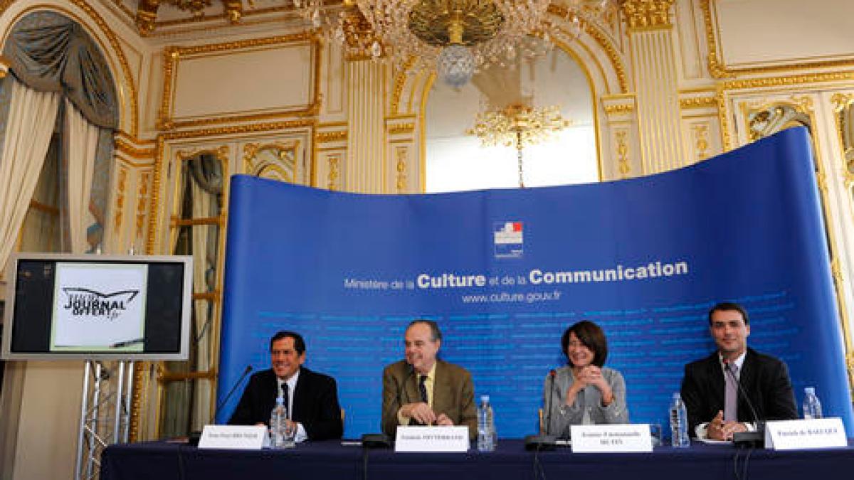 Frederic-Mitterrand-a-presente-l-Offre-d-abonnement-gracieux-a-la-presse-quotidienne-destinee-aux-jeunes-de-18-24-ans_galerie_image_full.jpg Frederic-Mitterrand-a-presente-l-Offre-d-abonnement-gracieux-a-la-presse-quotidienne-destinee-aux-jeunes-de-18-24-ans_galerie_image_full.jpg