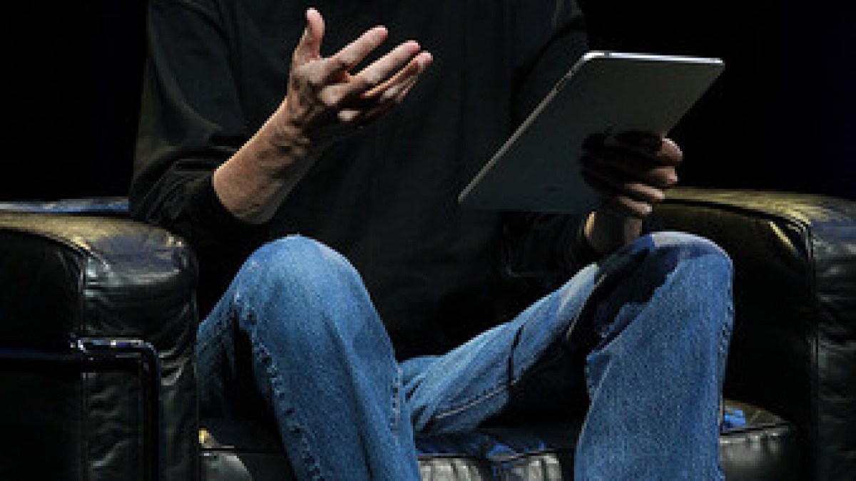 steve-jobs-ipad.jpg steve-jobs-ipad.jpg