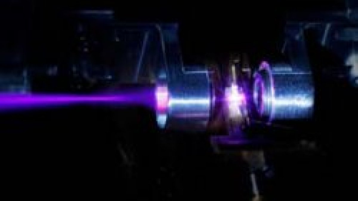 blue_violet_laser.jpg blue_violet_laser.jpg