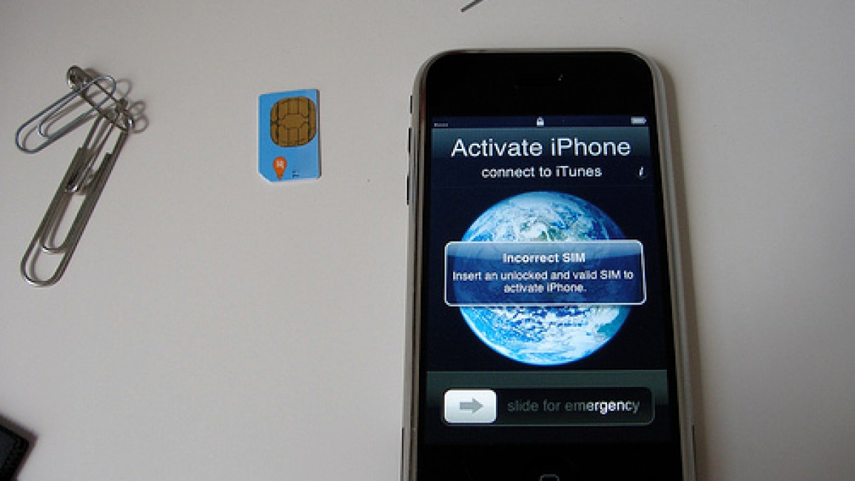 cardsimiphone.jpg cardsimiphone.jpg