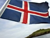islandedrapeau.jpg