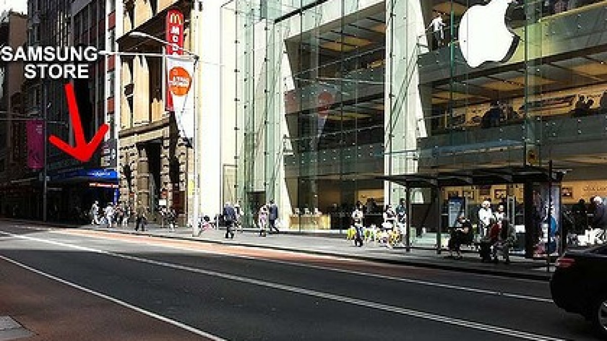 samsungvsapplestore.jpg samsungvsapplestore.jpg