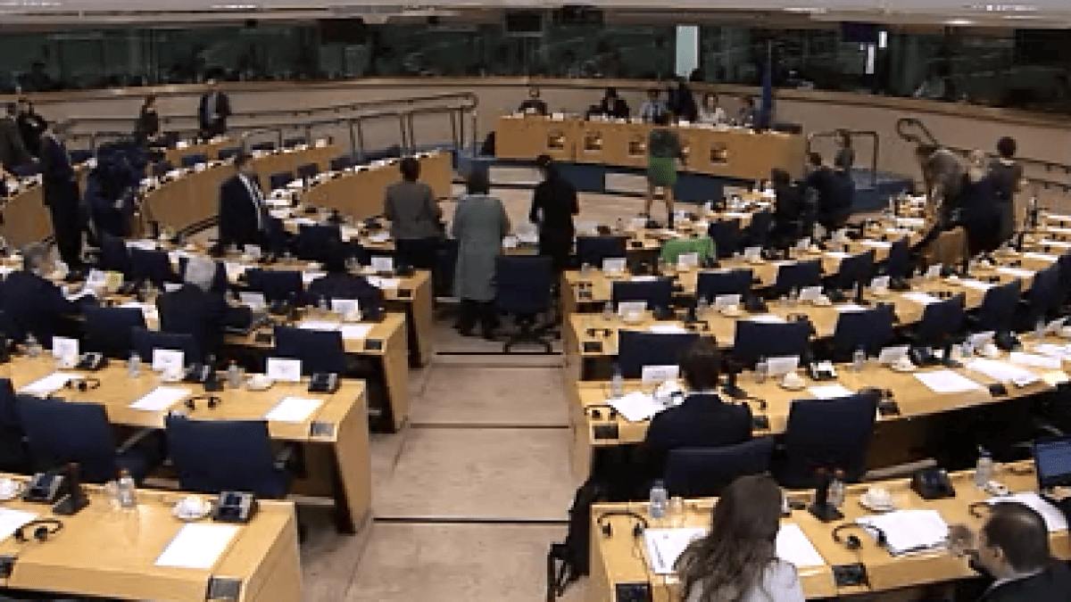 commissionlibe.png commissionlibe.png