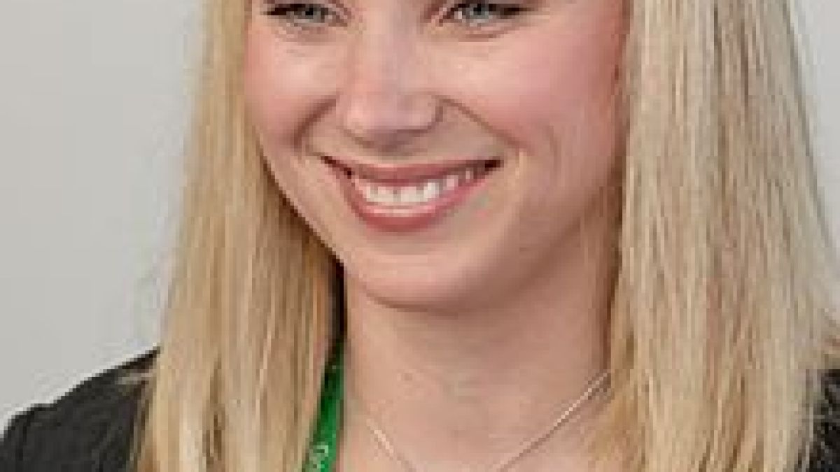 220px-marissa_mayer.jpg 220px-marissa_mayer.jpg