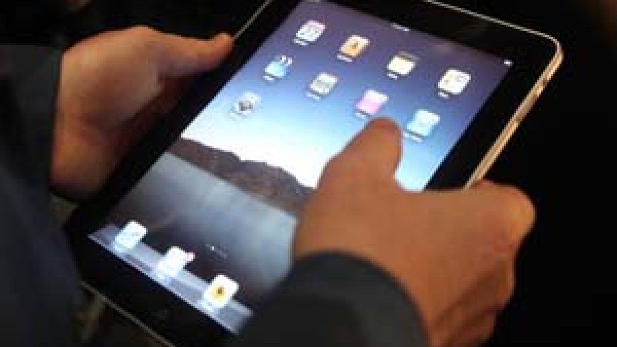ipadlaunch.jpg ipadlaunch.jpg