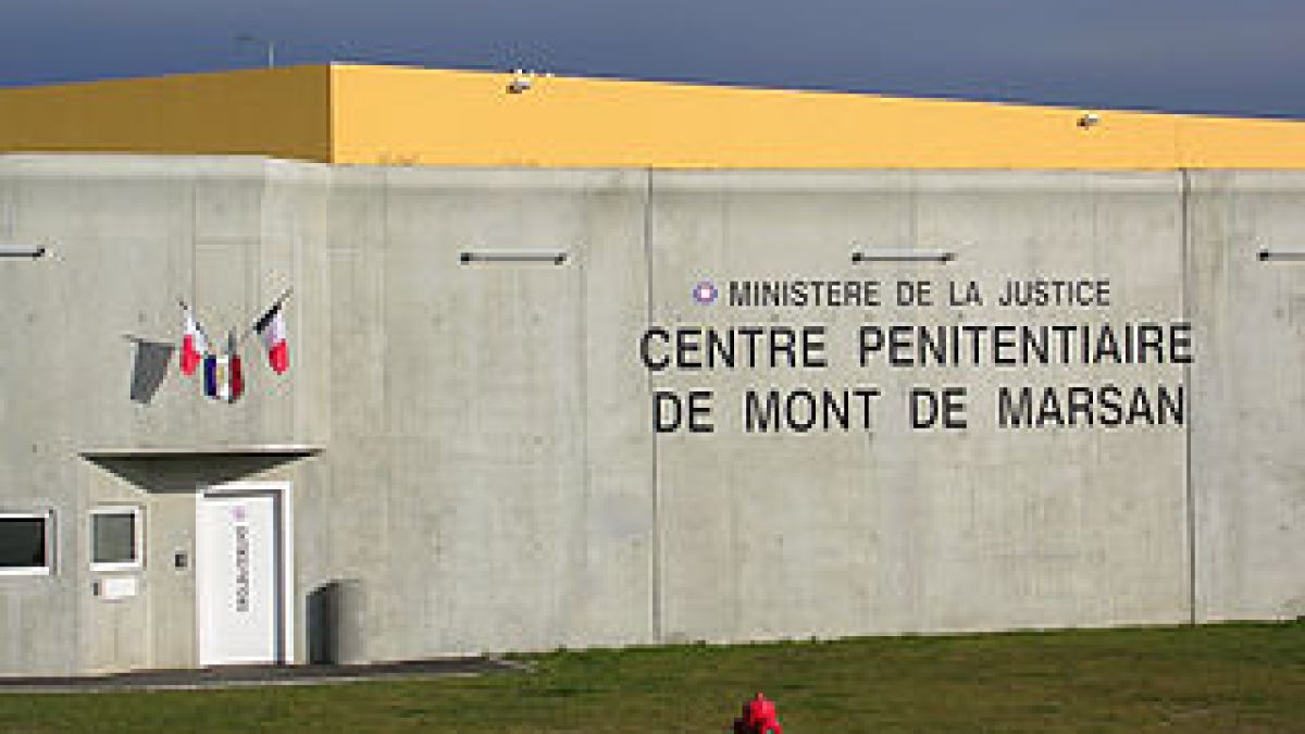 prisoncentre.jpg prisoncentre.jpg