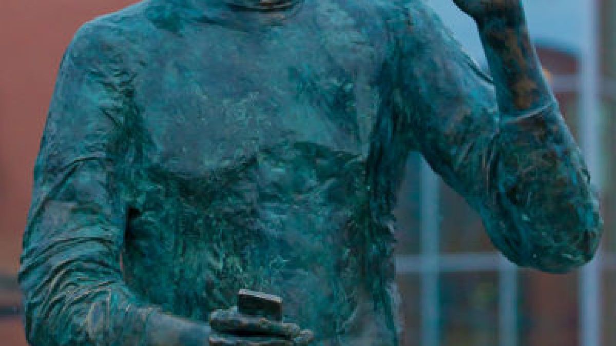 steve-jobs-statue.jpg steve-jobs-statue.jpg