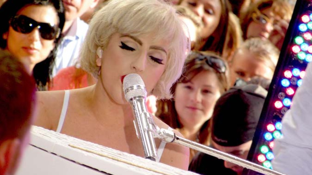 lady_gaga_you_and_i.jpg lady_gaga_you_and_i.jpg