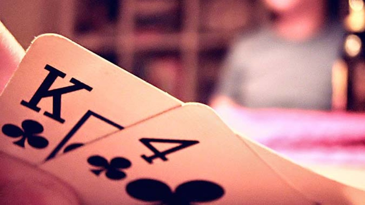 pokerbluff.jpg pokerbluff.jpg