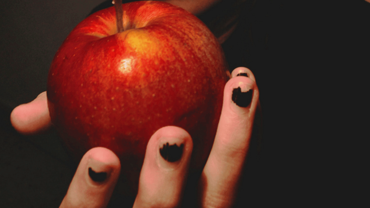 pomme-empoisonnee-675.png pomme-empoisonnee-675.png