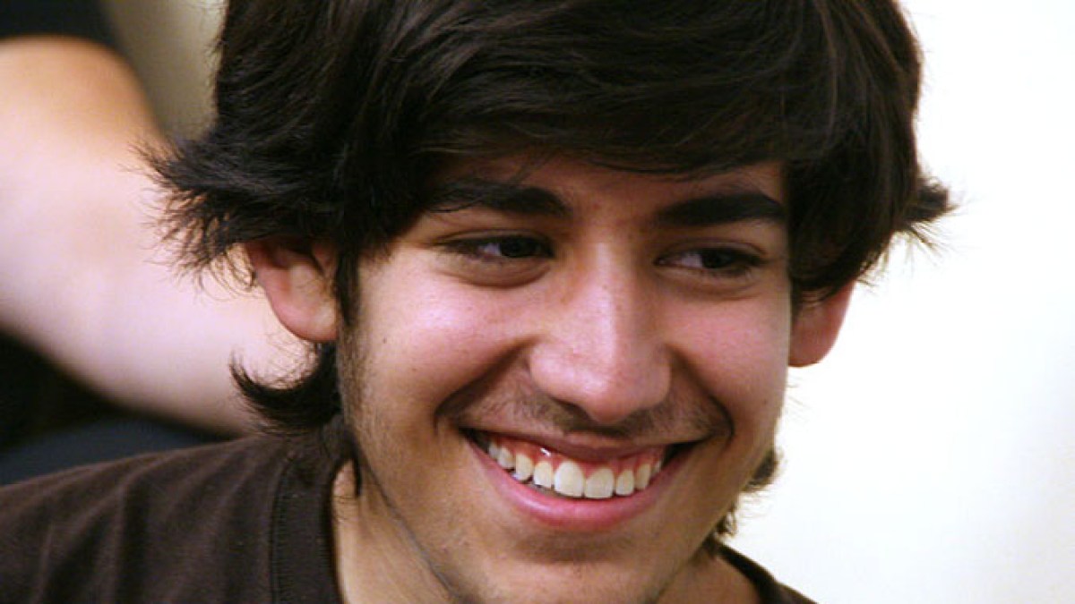 aaron_swartz_on_one_web_day,_at_the_berkman_center_-_22_sept._2006.jpg aaron_swartz_on_one_web_day,_at_the_berkman_center_-_22_sept._2006.jpg