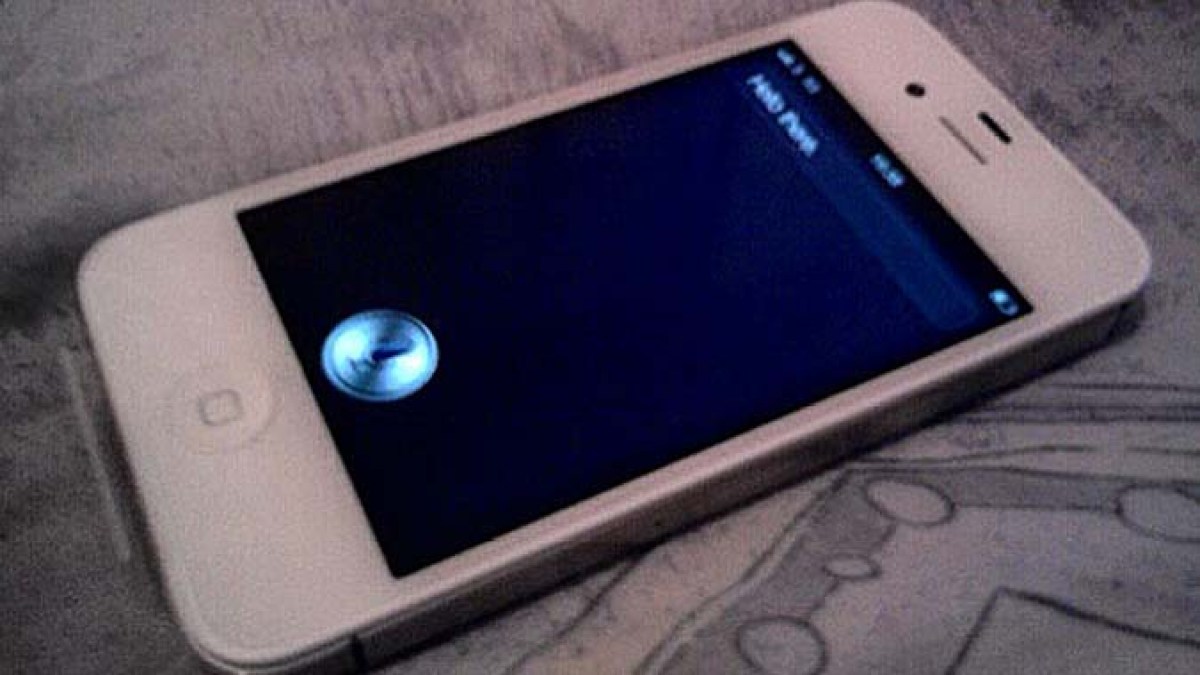 iphone_4s_siri.jpg iphone_4s_siri.jpg