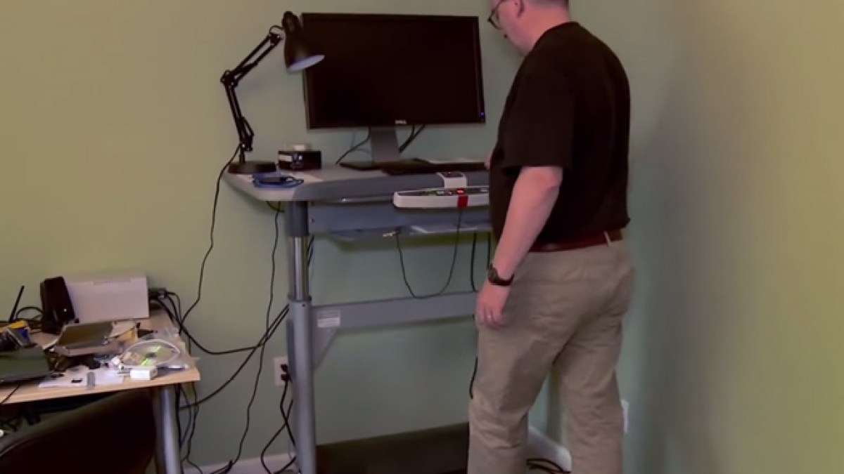 linus-bureau.jpg linus-bureau.jpg