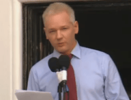 assange-balcon.png