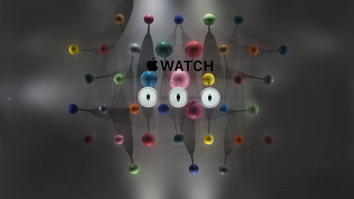 colette_apple_window.jpg colette_apple_window.jpg