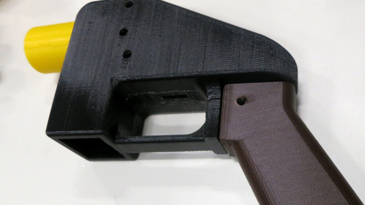 pistolet3d.jpg pistolet3d.jpg