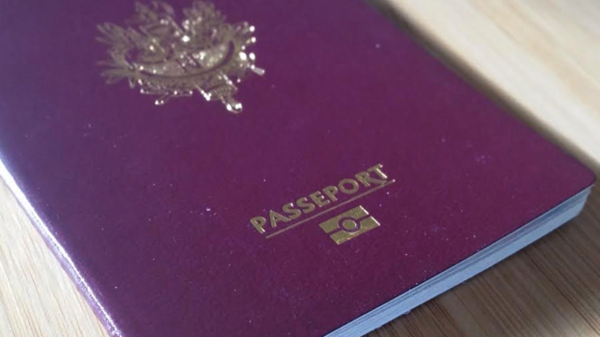 passeport-france.jpg passeport-france.jpg