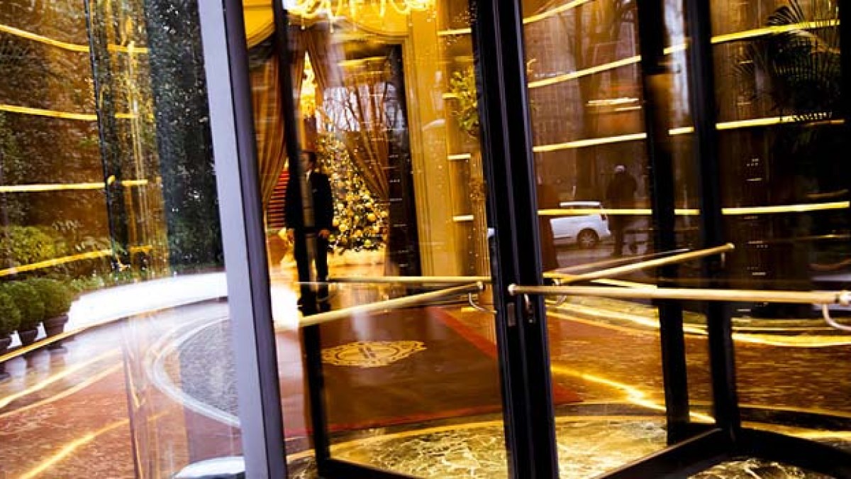 hotelentree.jpg hotelentree.jpg