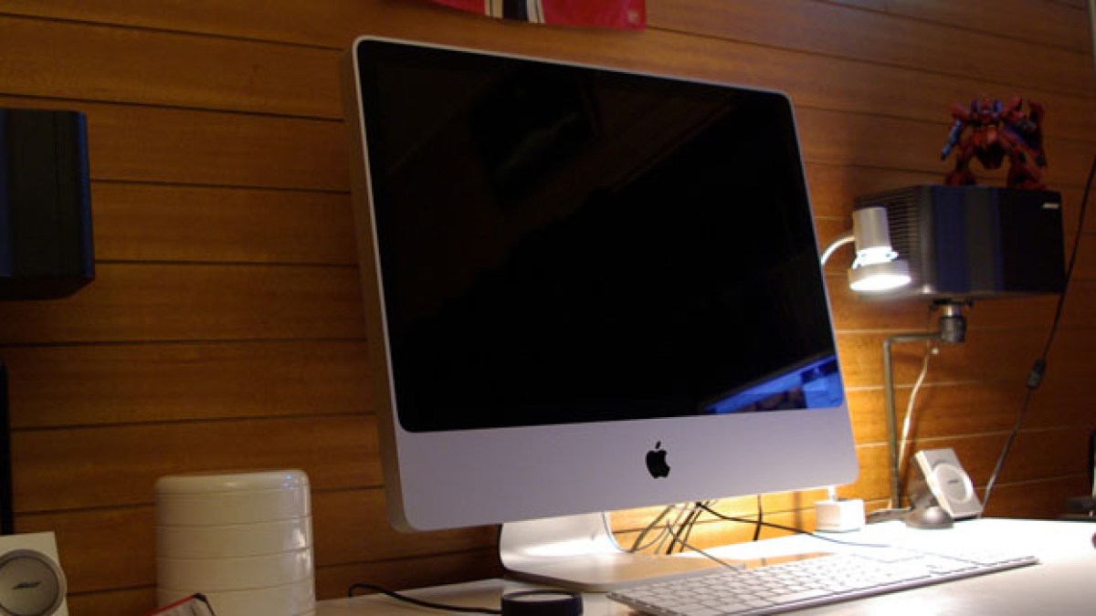 imacapple.jpg imacapple.jpg