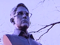 snowden-buste.gif