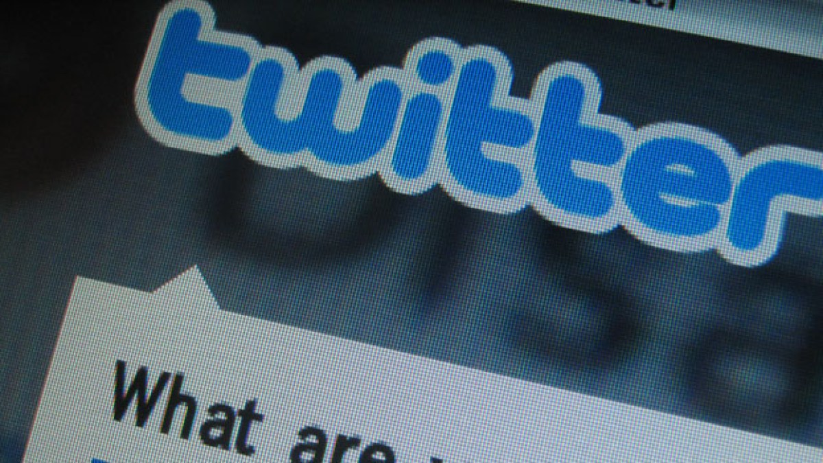 twittercloseup.jpg twittercloseup.jpg