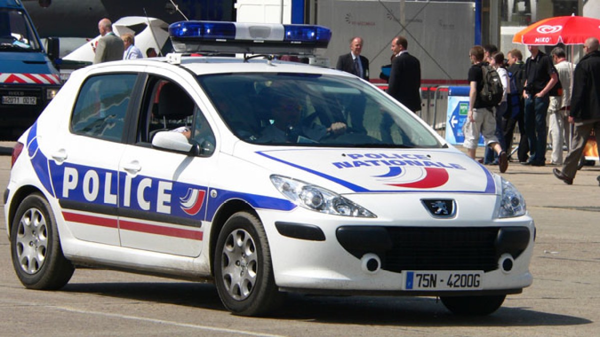 french_police.jpg french_police.jpg