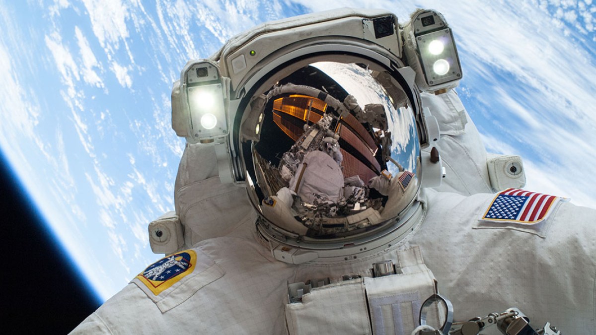 astronautephoto.jpg astronautephoto.jpg