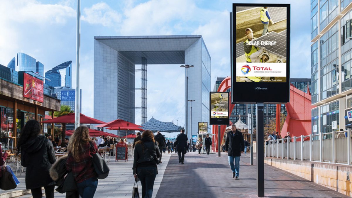 jcdecaux-defense.jpg jcdecaux-defense.jpg