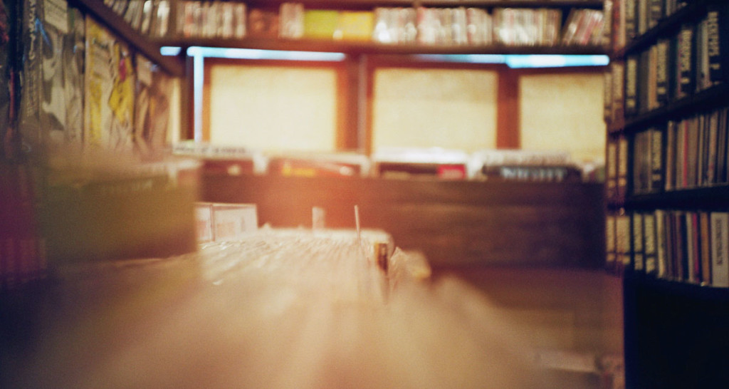 vinyleshoptokyo.jpg vinyleshoptokyo.jpg