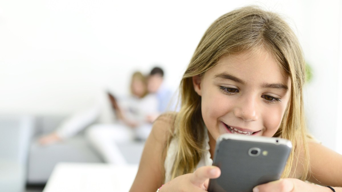 enfant-smartphone enfant-smartphone