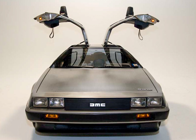 DeLorean_DMC-12_with_doors_open DeLorean_DMC-12_with_doors_open
