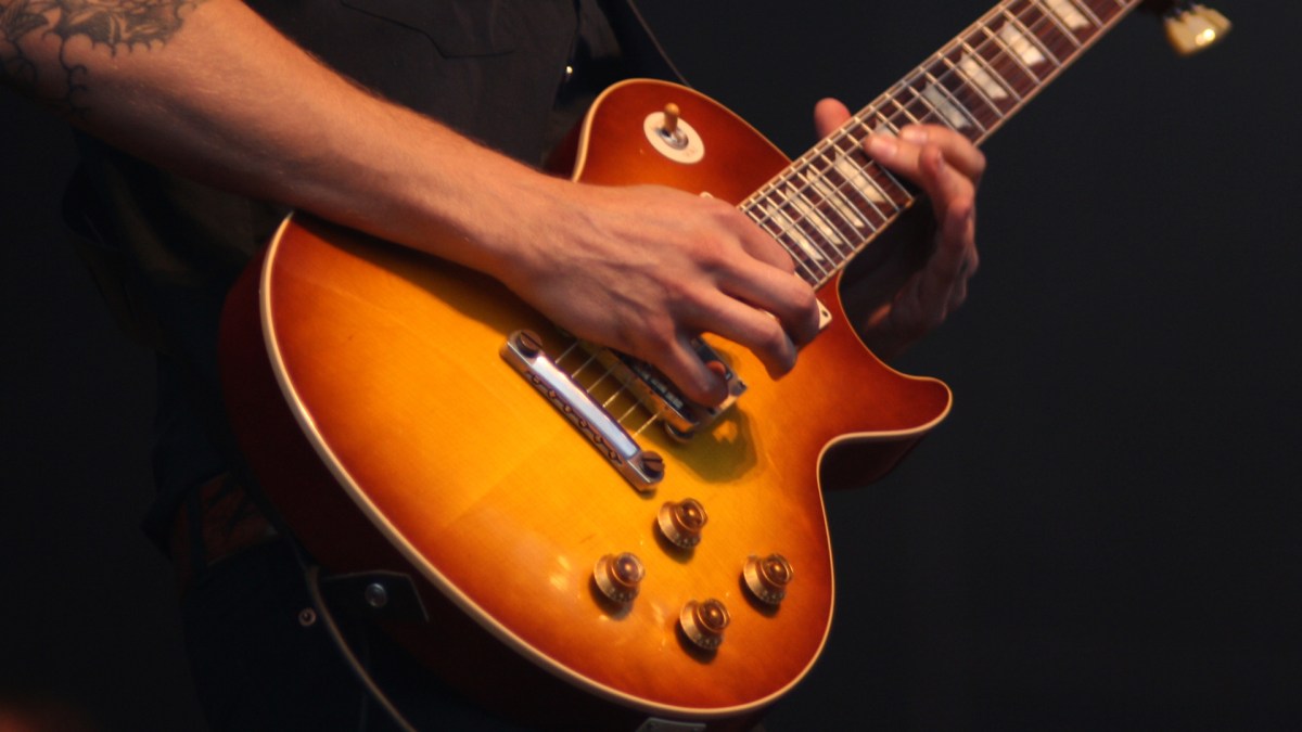 GUITAR GUITAR