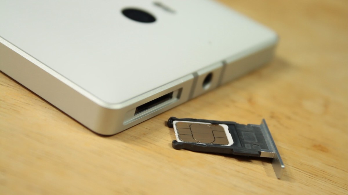 nokia-lumia-icon-nano-sim-tray-long-term-review-somegadgetguy nokia-lumia-icon-nano-sim-tray-long-term-review-somegadgetguy
