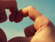 Coeur avec les doigts