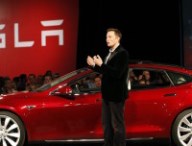 Elon Musk présentant la Model S // Source : capture vidéo Tesla