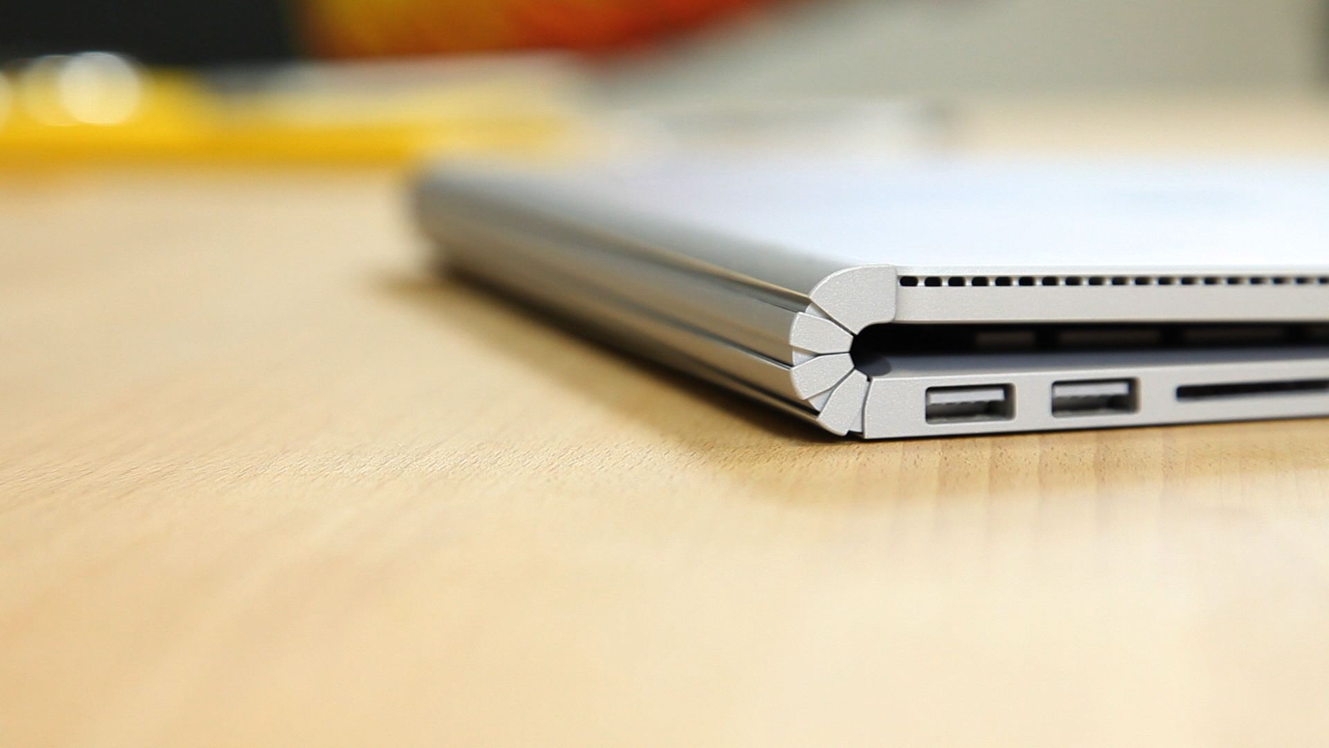 SURFACE BOOK7