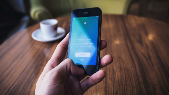 Twitter Twitter