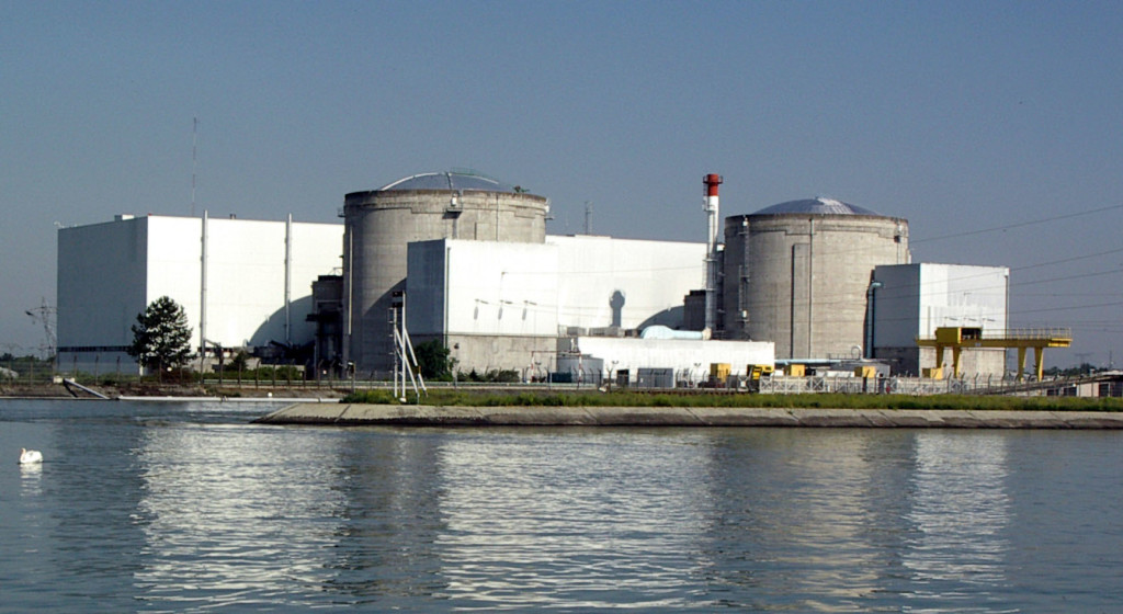 2010_06_04_Centrale_nucléaire_de_Fessenheim2_(cropped) 2010_06_04_Centrale_nucléaire_de_Fessenheim2_(cropped)