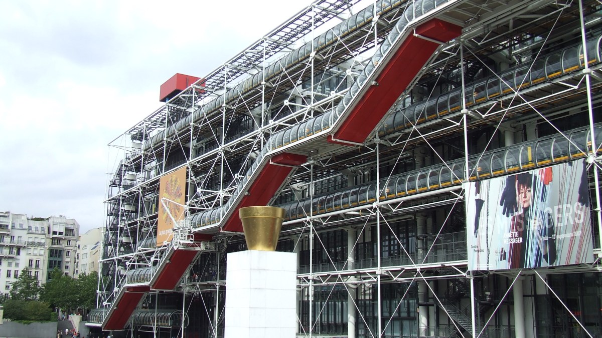 https://de.wikipedia.org/wiki/Datei:Centre_Georges-Pompidou_2007.jpg