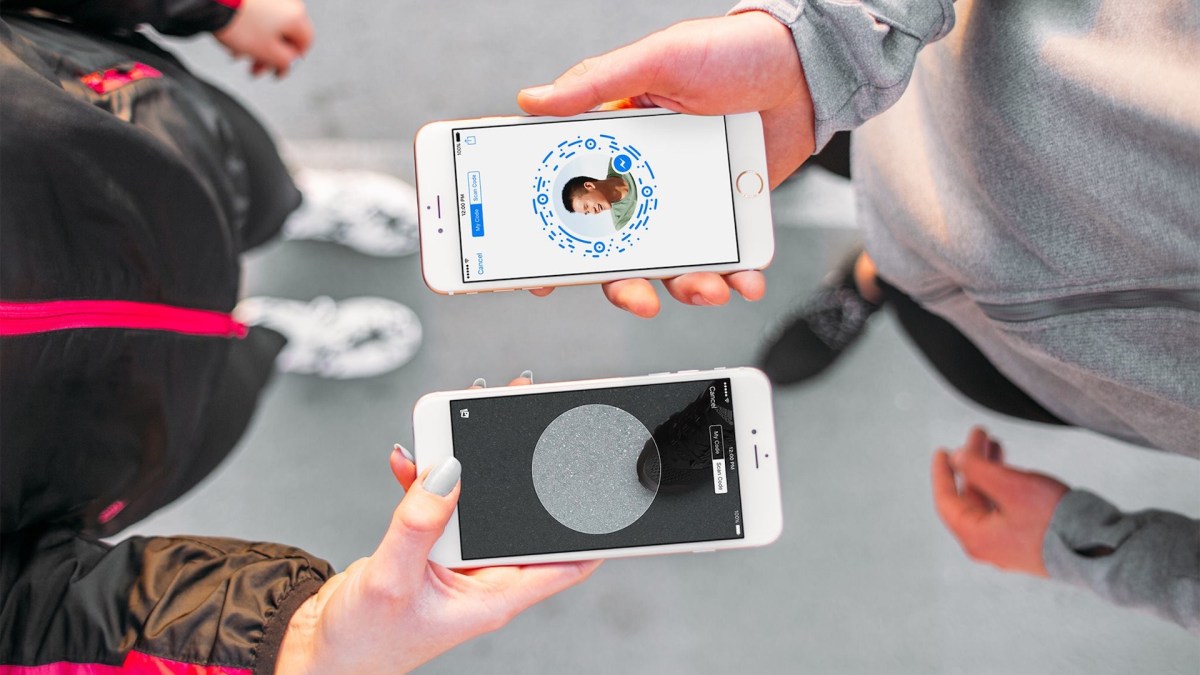Echanges de codes QR par Messenger. // Source : Facebook Echanges de codes QR par Messenger. // Source : Facebook